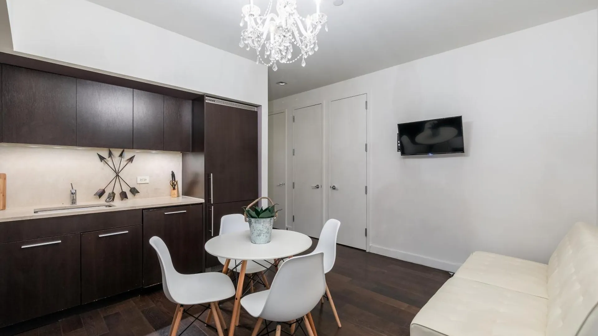 Outstanding & Bright 5Bdr & 2 Bth In Downtown Manhattan Apartment New York