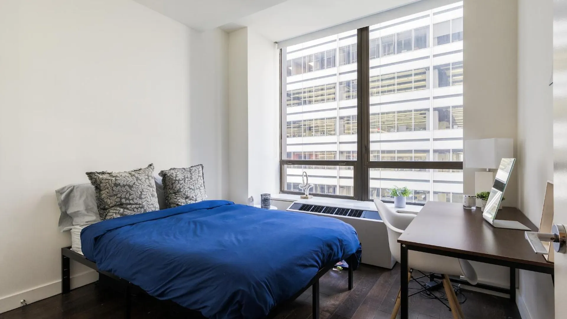 Outstanding & Bright 5Bdr & 2 Bth In Downtown Manhattan Apartment New York 0*,  United States